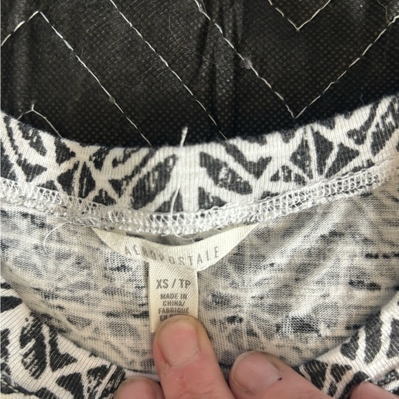 2 Junior Aeropostale Tops XS - Picture 5 of 10